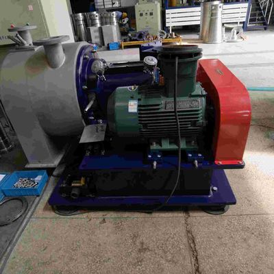Centrifugador contínuo automático 530mm da tela do sem-fim 2000rpm para a borracha regenerada