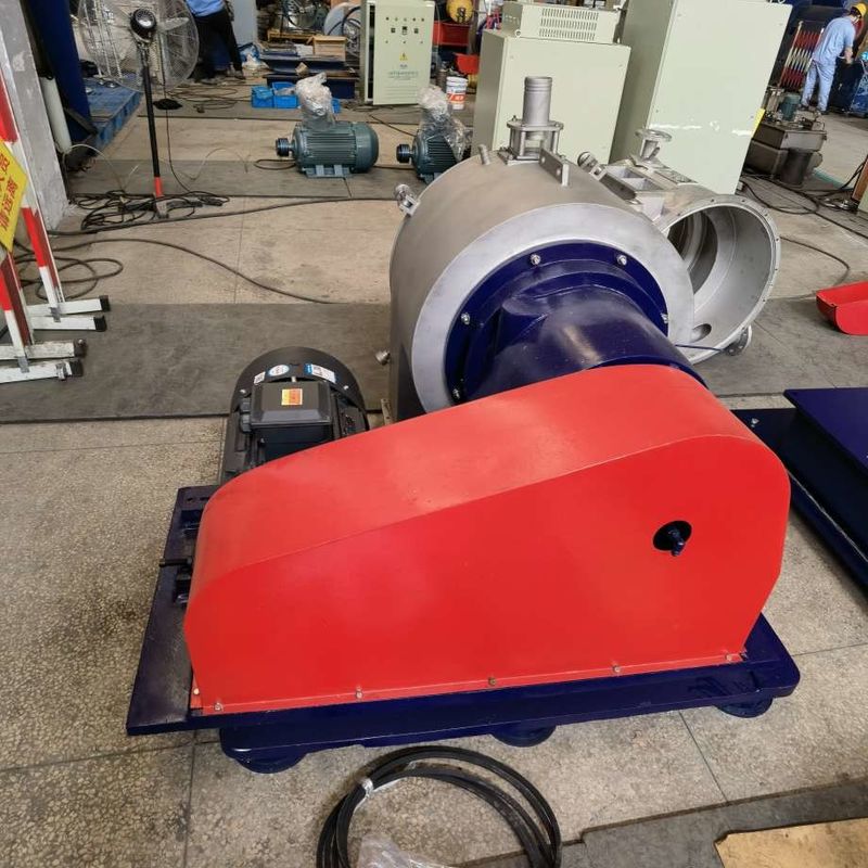 A tela horizontal do sem-fim 2500rpm centrifuga 450mm automáticos para o cloreto de sódio